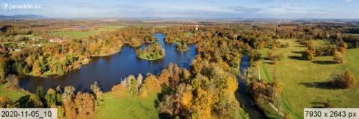 Zámecký rybník v Lednici úchvatná ukázka komponované krajiny v Lednicko-valtickém areálu, která je součástí CHKO Soutok.